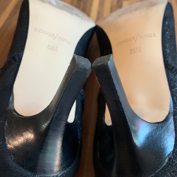 Donald Pliner "Exquisite Fancy Leather Fringed Shoes" - Picture 9 of 15